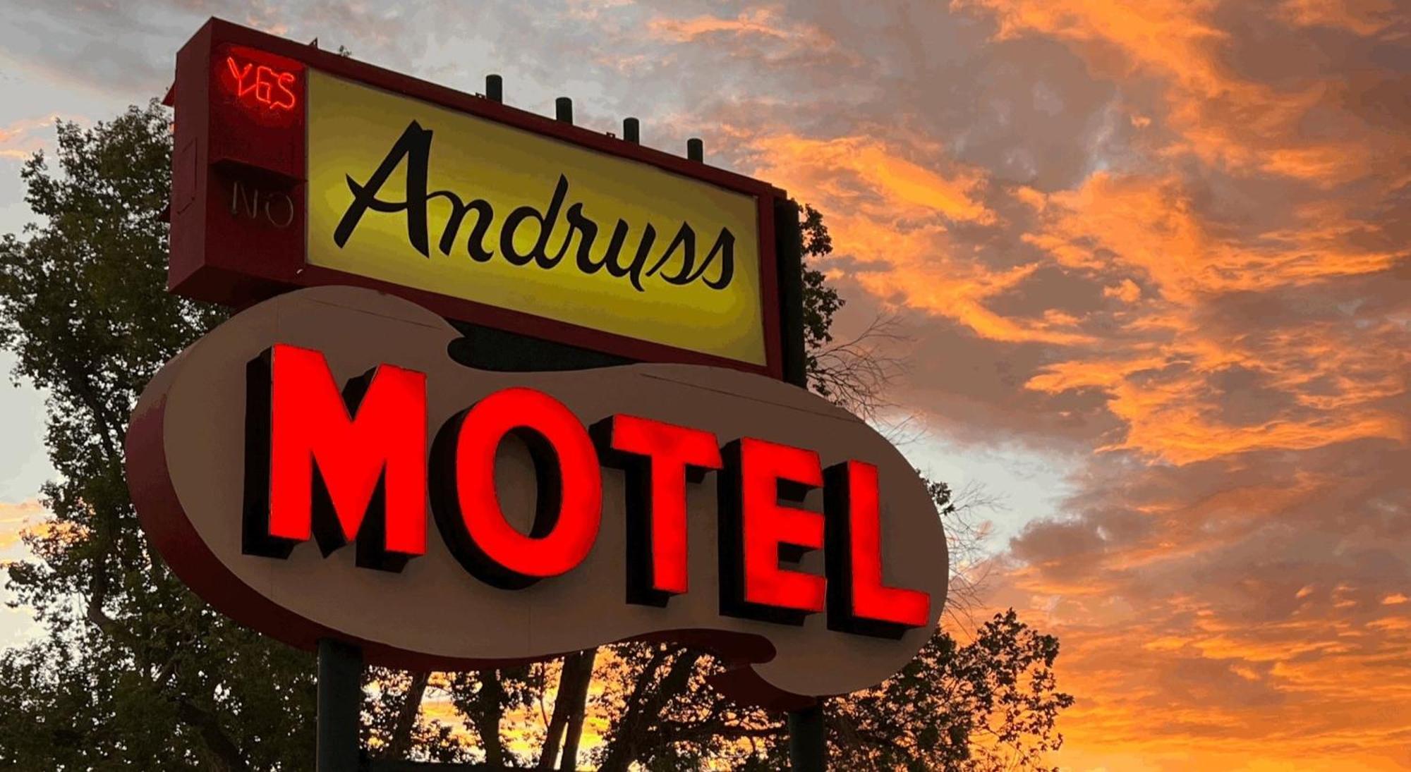 Andruss Motel Walker Bagian luar foto